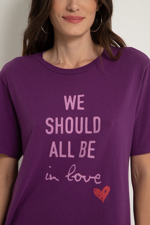 Camiseta-we-should-all-roxo-jchermann