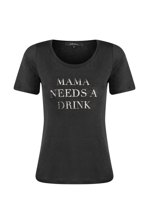 Camiseta-mama-needs-a-drink-preto-jchermann